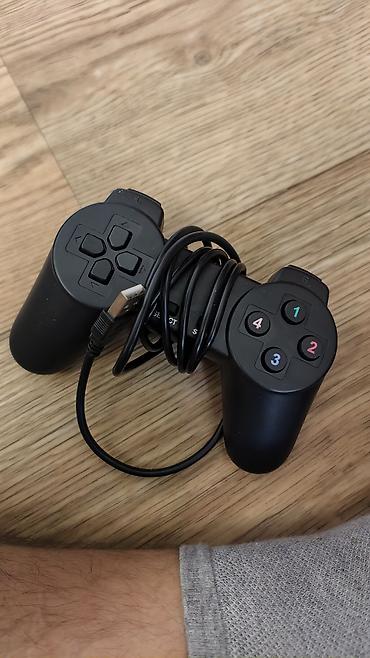 Проводной геймпад для ПК/консолей с USB-подключением. - Форм-фактор в