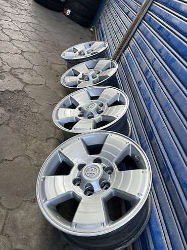 Диски: Литые Диски R 17 Toyota, Комплект, отверстий - 6, Б/у — 3