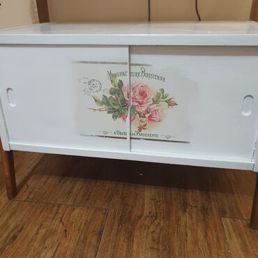 Komode: Retro komoda,prelepa kao nova,ocuvana.Restaurirana u kućnoj na lalafo.rs — 7 Komode: Retro komoda,prelepa kao nova,ocuvana.Restaurirana u kućnoj — 7