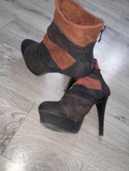 брендовые очки: Женская обувь — две пары. 1) Ботильоны на высоком каблуке и at lalafo.kg брендовые очки: Женская обувь — две пары. 1) Ботильоны на высоком каблуке и