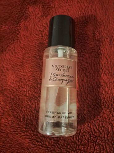 Ətriyyat: Victoria's Secret bədən spreyi. Orijinal!!Strawberry &Champange