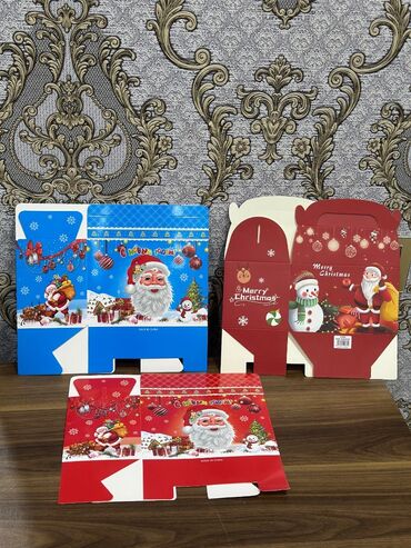 Yeni il oyuncaqları və bəzəkləri: Yeni il qutulari, Qiymet 1-2 azn civarindadi hamisini goturene endirim — 3