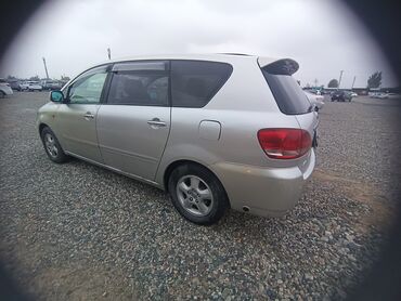 Toyota: Toyota Ipsum: 2002 г., 2.4 л, Автомат, Газ, Минивэн