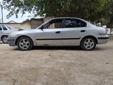 sidenya uzlukleri: Hyundai Elantra GT sedan - Kuzov: sedan, gümüşü rəng, arxa spoylerli