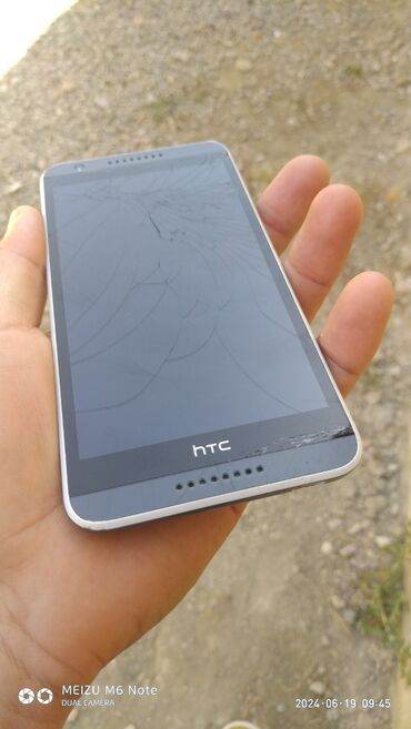 telefon proqramisti: HTC Desire 820 Dual Sim, 16 ГБ, цвет - Серый, Битый, Сенсорный, Две SIM карты
