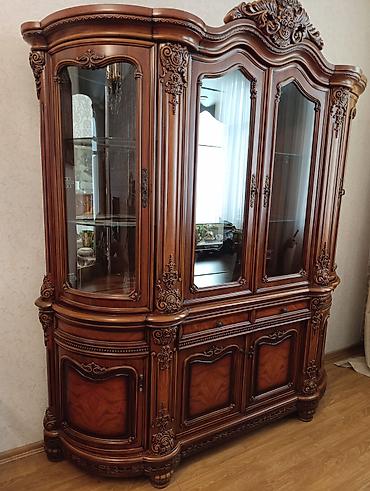 Bufetlər: Klassik üslubda vitrin-bufet - Material: təbii ağacdan hazırlanmış — 3