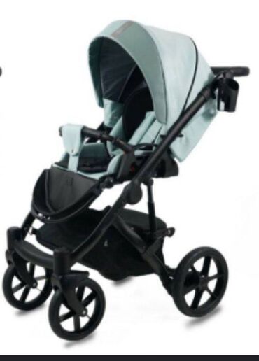 Kolica za bebe: Nas bebac je prevazišao svoja prva kolica, i želimo ih prodati. U
