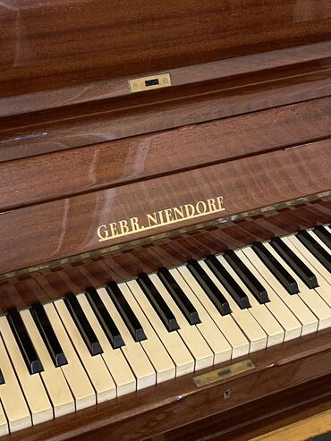 petrof piano satisi: Piano, İşlənmiş, Ünvandan götürmə