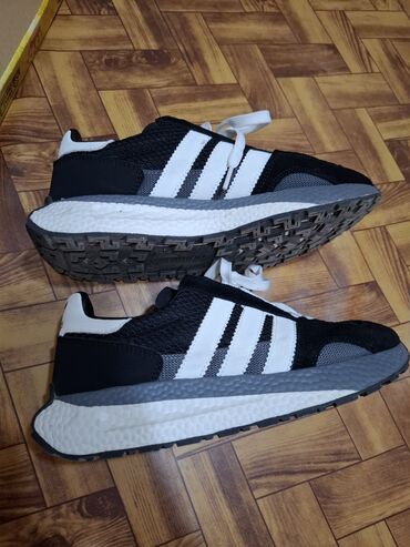 qara don modelleri: Adidas retropy krossovki 39.40ölçü qiyməti 55azn olub deffektsizdir