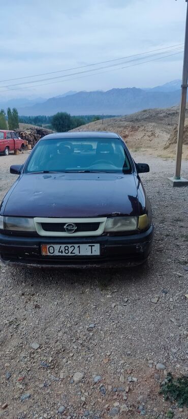 арзан машина пассат: Opel Vectra: 1993 г., 1.6 л, Механика, Бензин, Седан