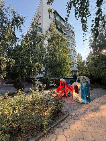 Продажа домов: 4 комнаты, 210 м², Элитка, 3 этаж, Евроремонт