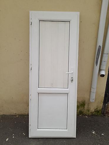 Ağ rəngli PVC qapı - Material: PVC/profil karkas - Rəng: tam ağ -