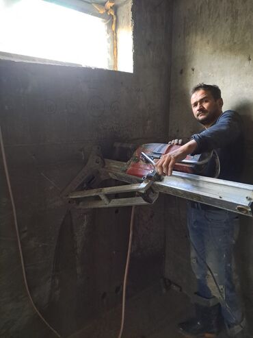 qapi icliyi: Beton kəsimi və deşmə xidməti - Armaturlu beton, monolit