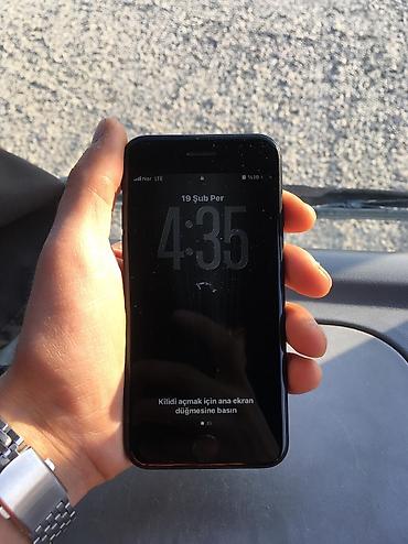 Apple iPhone: IPhone SE 2020, Qara, Barmaq izi — 18