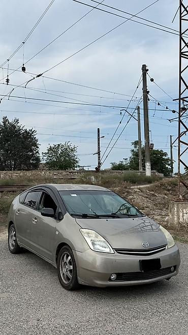 Toyota: Toyota Prius: 1.5 л | Хэтчбэк — 2