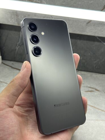 мобильный телефон самсунг: Samsung Galaxy S22, Колдонулган, 256 ГБ, түсү - Кара, 2 SIM