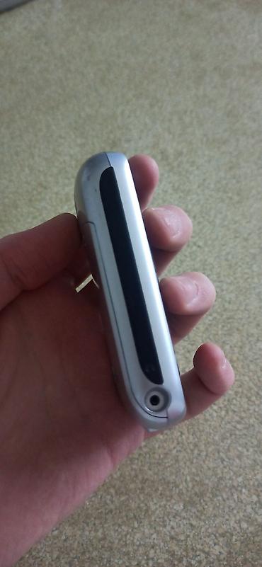 battery case: Продаю кнопочный телефон Моторола нормальном состоянии, зарядку — 4