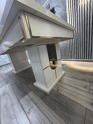 Masalar: Ağ rəngli, modern dizaynda böyük ölçülü masa. - Material: yüksək — 6