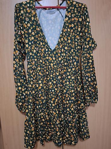 replika: Zeleno mini haljina s cvetnim printom - Brend: Urban Outfitters — 1