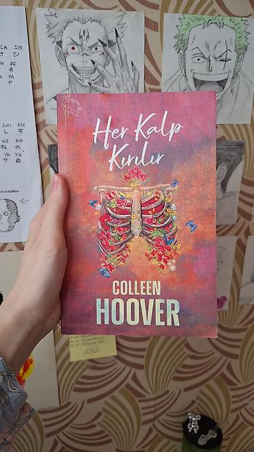 turk kitabları: Məhsul: Kitab – “Her Kalp Kırılır” (Colleen Hoover) Dil: Türk dilində — 1