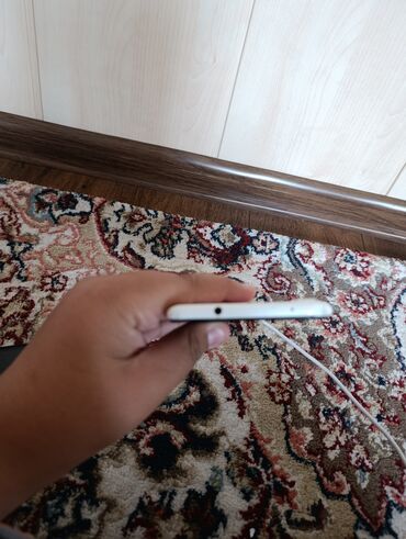 Samsung: Samsung Galaxy A11, Б/у, 32 ГБ, цвет - Белый, 2 SIM