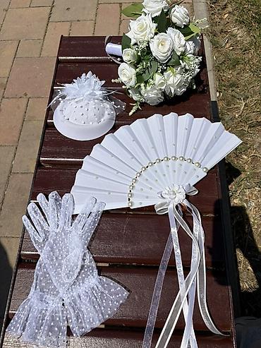 şlyapa: Ağ rəngli zərif gəlin aksesuarları dəsti Dəst tərkibi: - İpək — 8