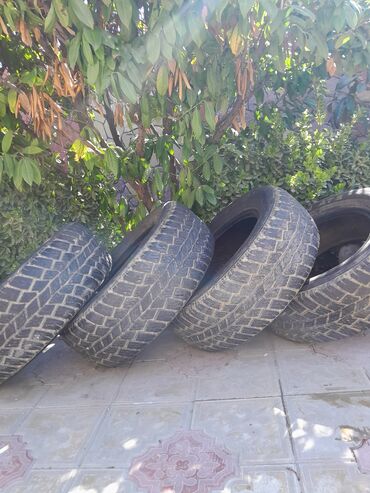 Təkərlər: İşlənmiş Şin Roadstone 285 / 60 / R 18