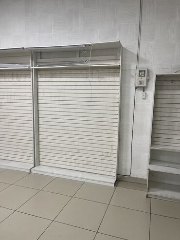 Витрины: Витрины стеллажи — 6