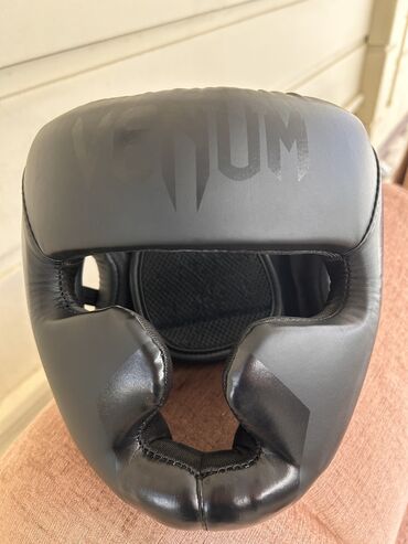 чемодан с инструментами для автомобиля: Venum kask sadece 1 defe işlədilib S razmer tam ideal təzə keyfiyyetli