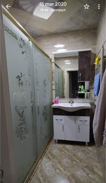 Duş başlıqları: Şüşə duş kabinəsi və hamam mebeli dəsti - Ölçü: fotoşəkildə görünən