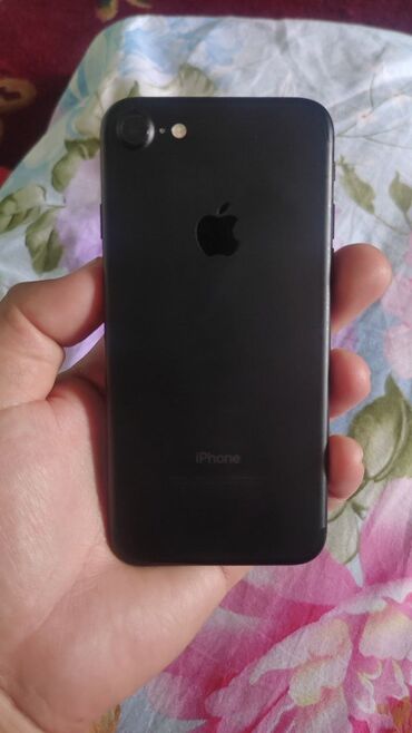 телефон iphone 14: IPhone 7, Б/у, 128 ГБ, Черный, Зарядное устройство, 100 %