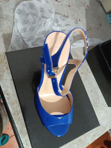 фирменная обувь: Туфли 37, цвет - Голубой