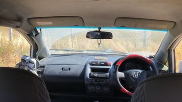 автомат автомобиль: Honda Fit (правый руль), машина на ходу,заводится, смело