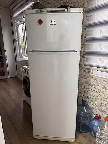 Soyuducular: Indesit ikikameralı soyuducu - Üstdə dondurucu bölmə, altda soyuducu — 1