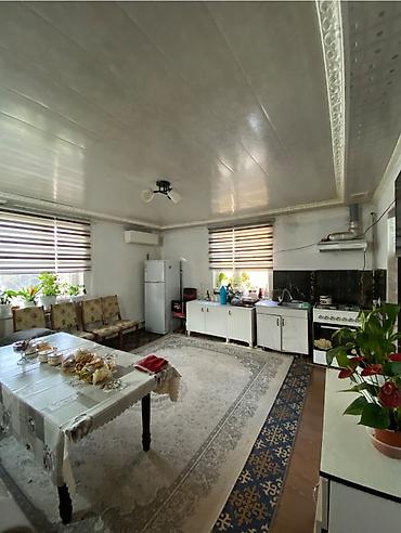 Продажа коттеджей и домов: Продаётся дом с большим двором и садом.участок 5 соток дом 3 комнат — 3