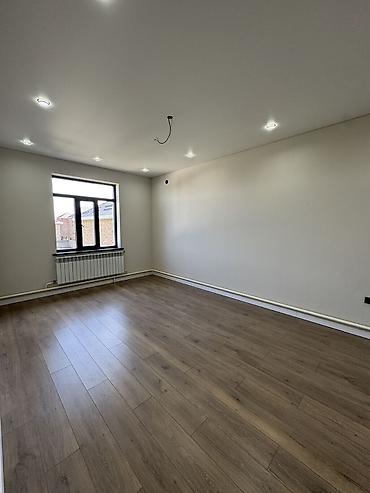 Продажа коттеджей и домов: 🏙️ Продаётся: дом (5+ комнат) — 240 м² (участок 4 сотки) 📍 Локация — 17