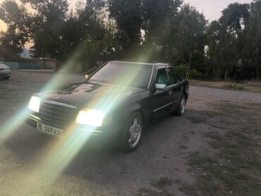 авто 210: Mercedes-Benz 230: 1986 г., 2.3 л, Механика, Бензин, Седан