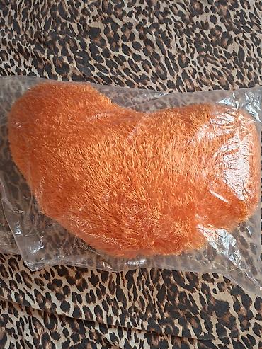 мейрама подушка: Ürek formali döşekce, dekor. Tezedi paketde orta boyuklukde — 2