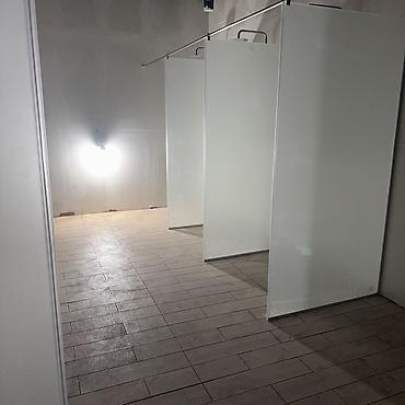 Душевые перегородки и ограждения: Душевые ограждения и перегородки из закалённого стекла на заказ. - — 16