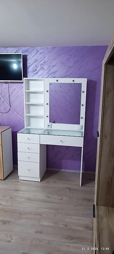 barski sto forma ideale: Ogledalo za sminkanje sa stolom. Staklena ploca. Dimenzije 100x163x45 — 2
