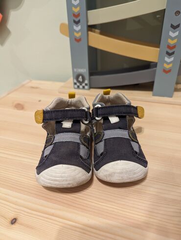 deichmann sandale ravne: Sandals, Size - 22