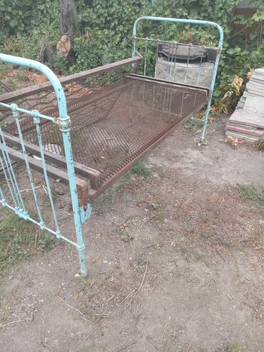 металло каркас: Металлическая кровать с сеткой. Б/у