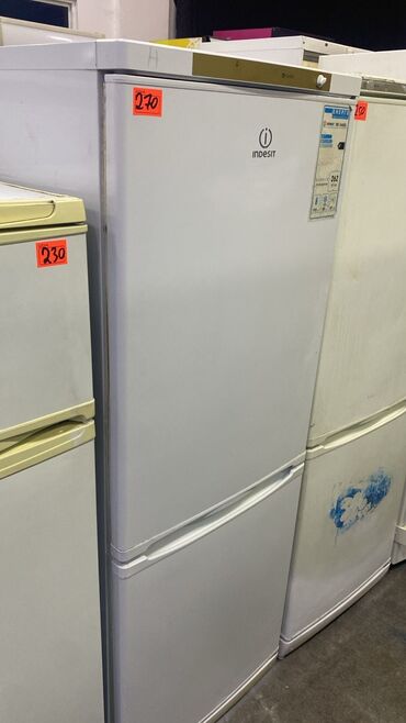 Духовки: Indesit iki kameralı soyuducu - Rəng: ağ - Yuxarıda soyuducu bölmə