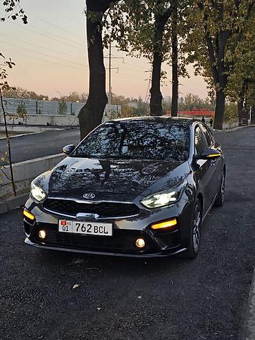 jac j7: Kia K3: 2020 г., 1.6 л, Вариатор, Бензин, Седан — 1