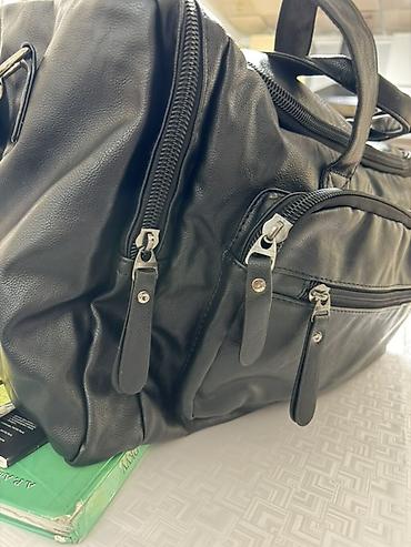 Мужская дорожная сумка — вместительная и практичная! 👜 Стильный чёрный