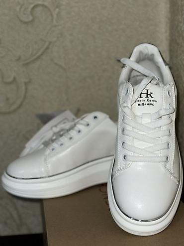 Другая женская обувь: Женская обувь — подборка стильных моделей 1) Белые текстильные — 9