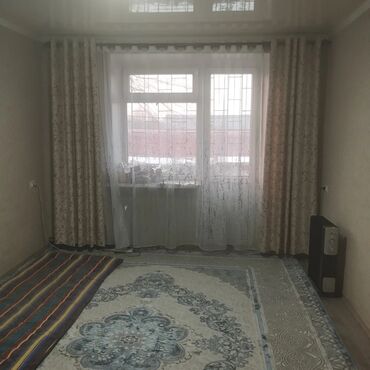 сьем 1 к квартиры: 1 комната, 33 м², 103 серия, 2 этаж