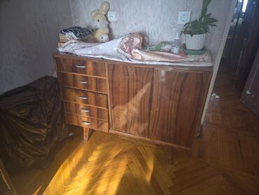 Qonaq otağı dəstləri: İşlənmiş, Servant, Dolab, Jurnal masası, Kredit yoxdur — 13