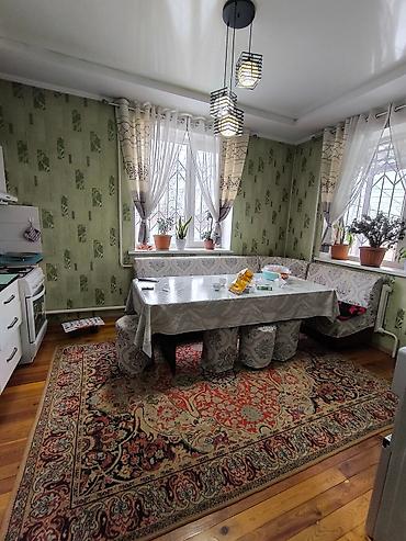 Дома: Продаю 2-х этажный дом в районе Кызыл Аскера. Участок угловойна — 8
