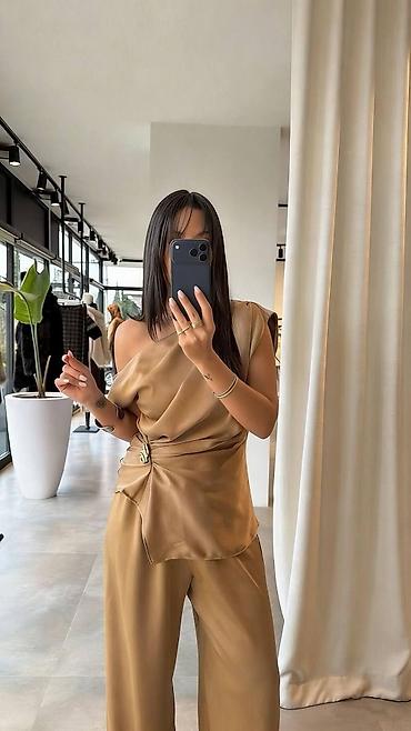 Kompleti: Novo u ponudiii!!! Komplet: 3500 din Elegantni dvodelni komplet – top — 12